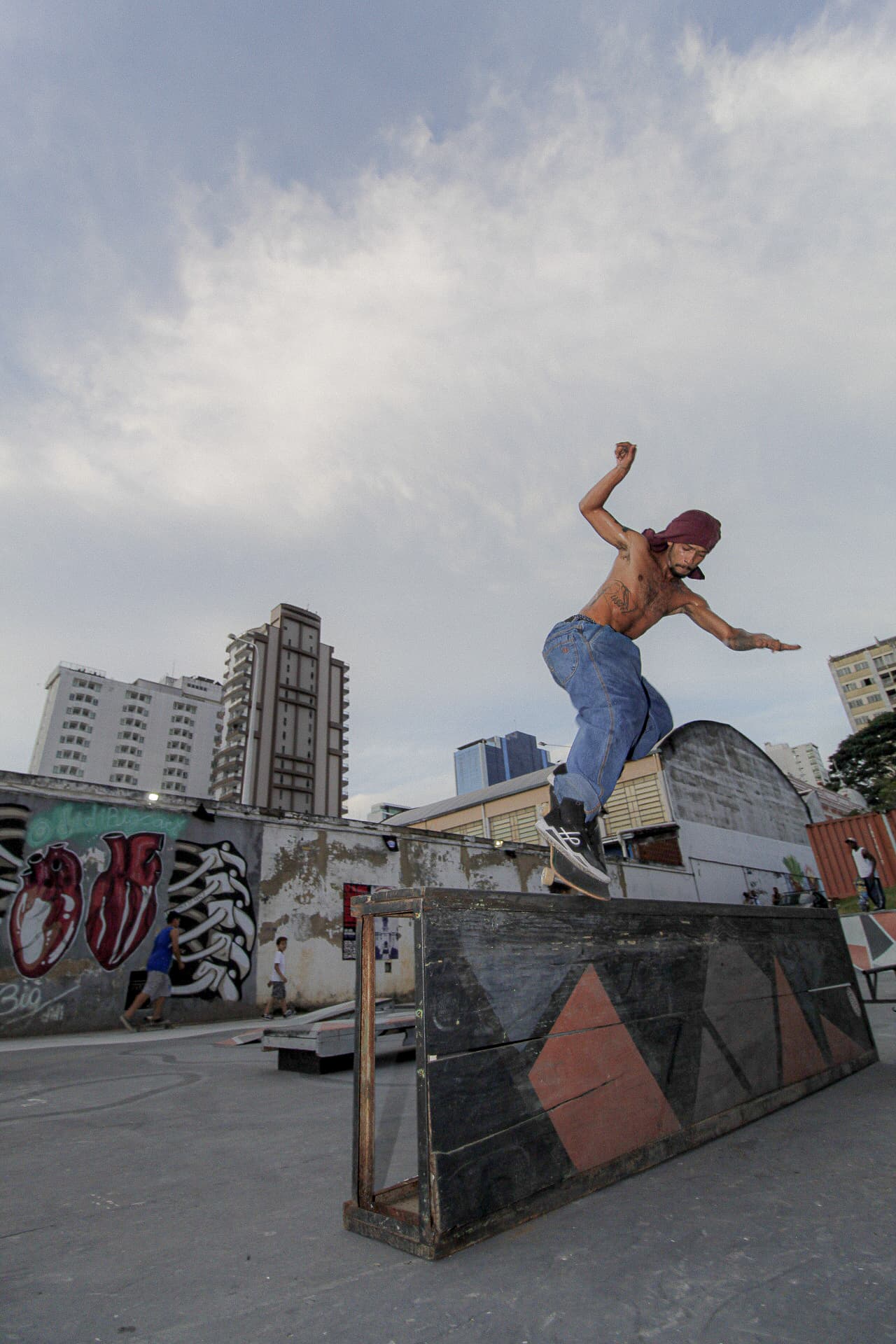 Joao Galvao - Flip BS Noseblunt