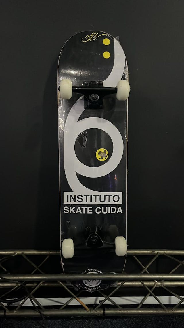 Skate Cuida Donation Skateboard complete